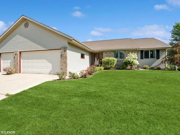 420 East Sunny Hill DRIVE, Elkhorn, WI 53121