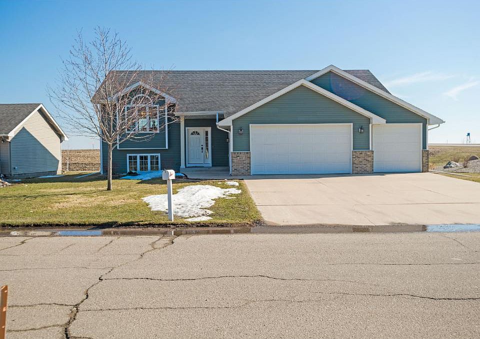 1st image of 103 Holly Ln