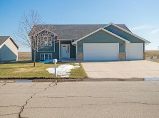 103 Holly Ln, Janesville, MN 56048
