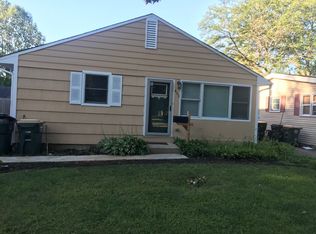 425 S Lakeshore Dr, Mundelein, IL 60060