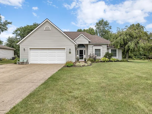1033 Wabash Ave, Grafton, OH 44044