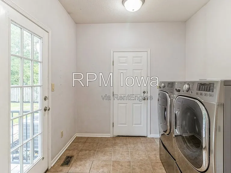 13585 Summit Dr — Photo 12