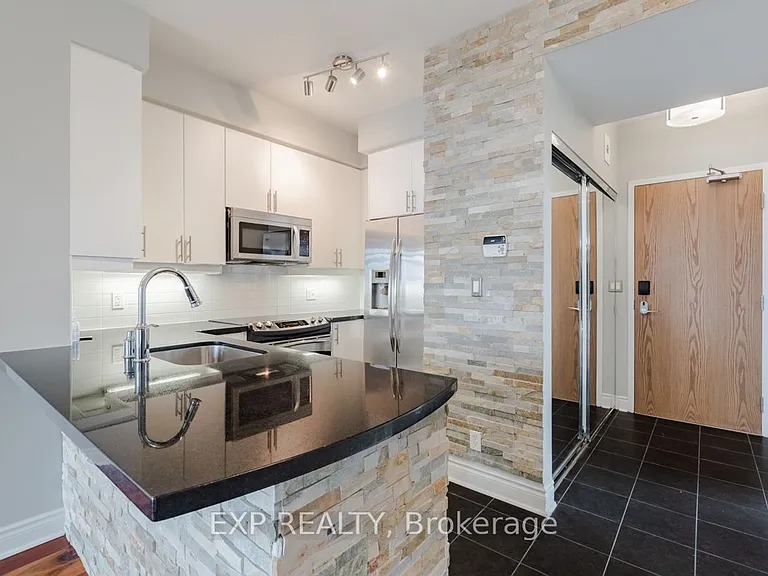 1900 Lake Shore Blvd W #LPH07 — Photo 5