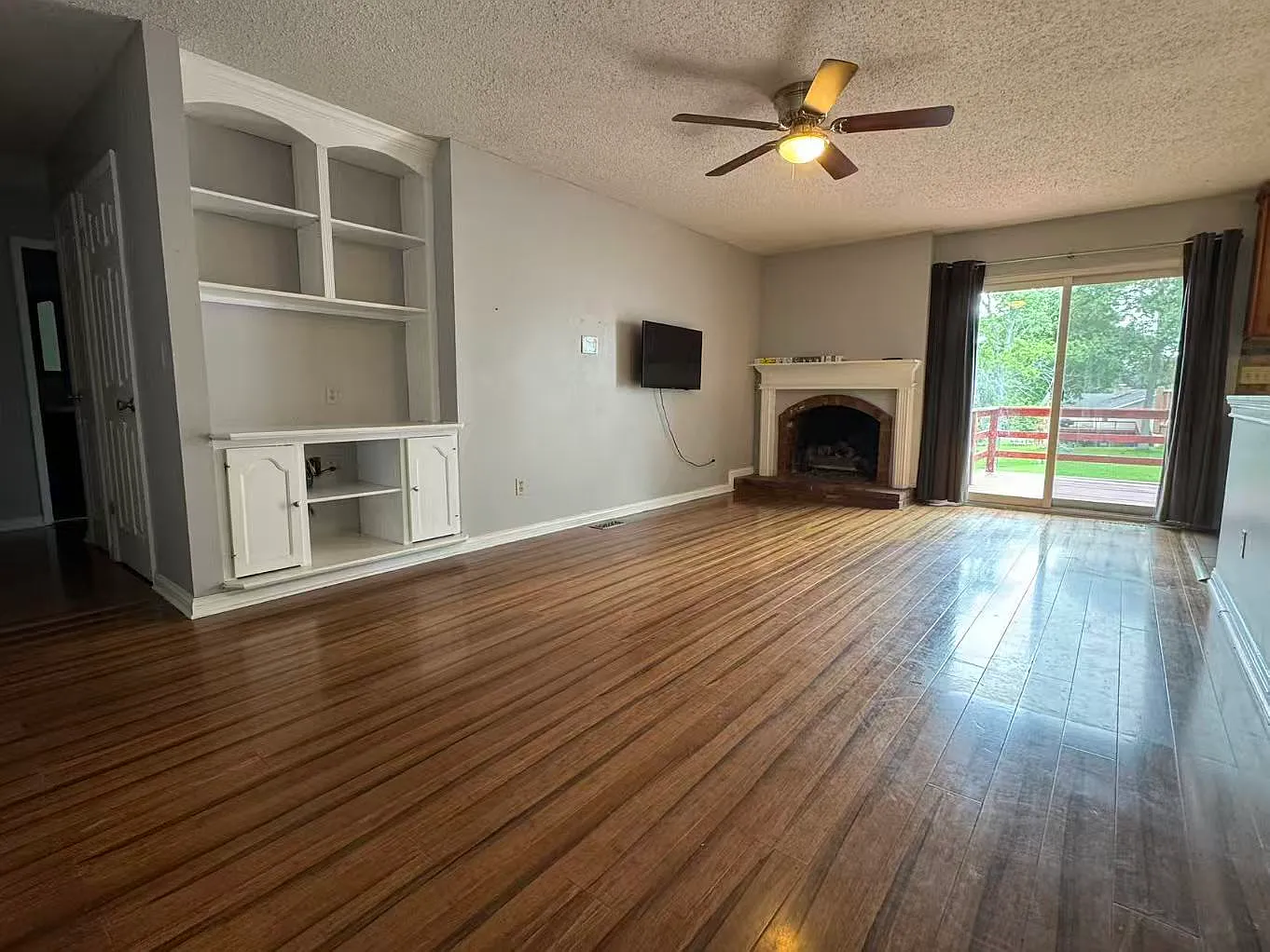 3 bed, 2000 sqft, $2,500 — Photo 4