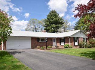 152 Gray St, Amherst, MA 01002