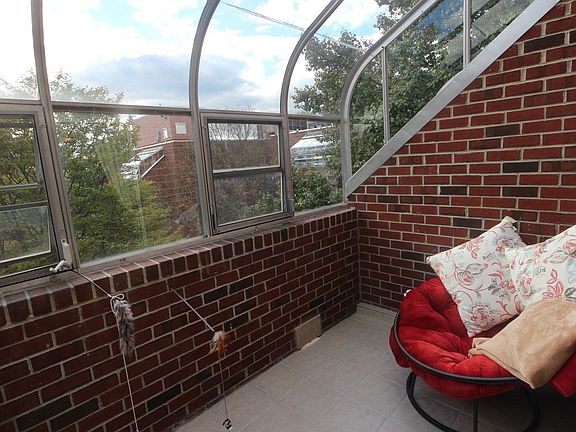 3rd image of 50 Broadlawn Park #Ca506