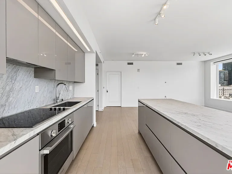 1050 S Grand Ave #1410 — Photo 9