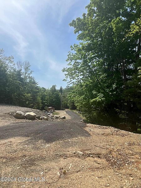5th image of 885 New Hague Road