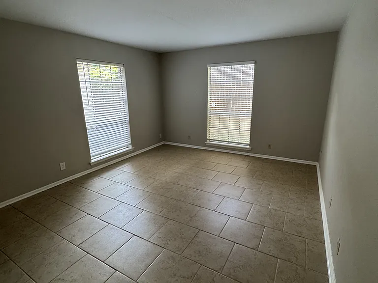 1045 Shook Ave #1-158 — Photo 4