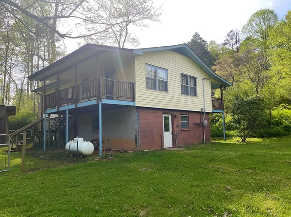 2141 Qualla Rd, Hayesville, NC 28904