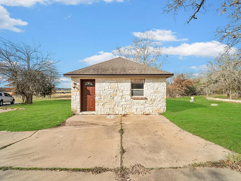 170 Stephen F Austin Blvd — Photo 6