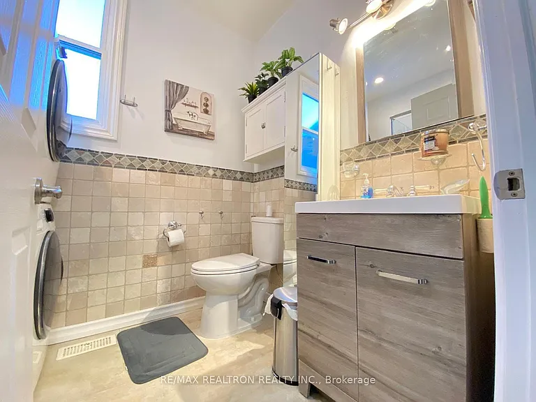 134 Wesley St — Photo 11
