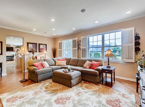 4th image of 134 Enfield Ln