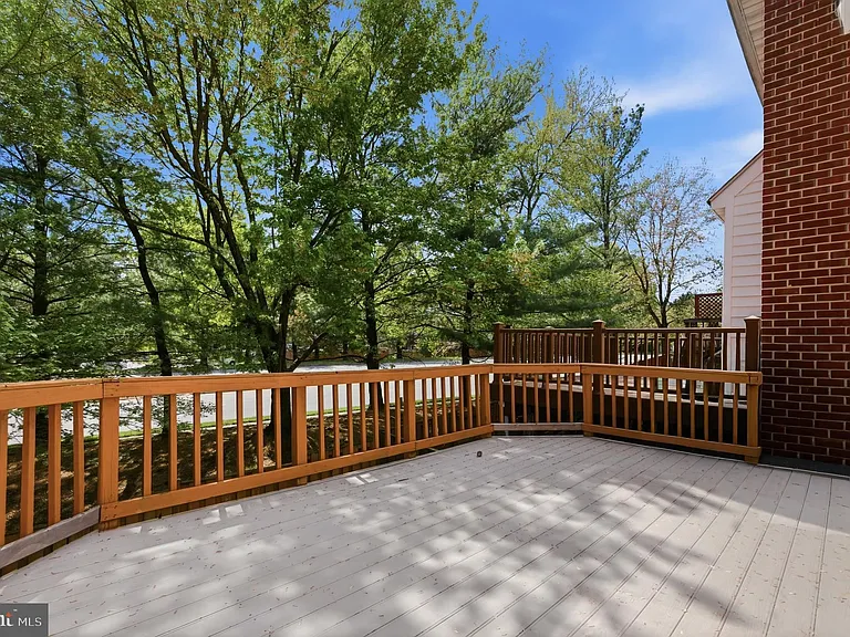46601 Carriage Ct — Photo 34