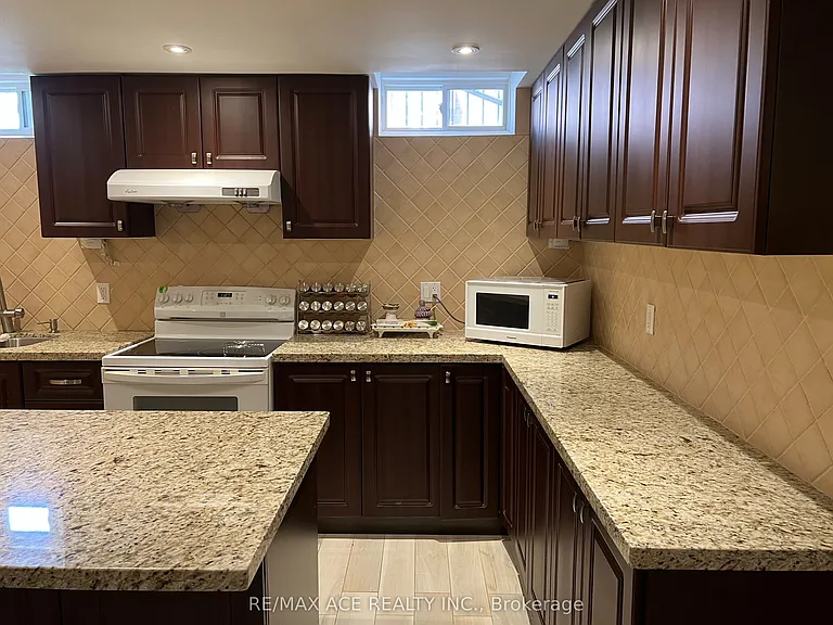 15 Settlers Ridge St #BASEMENT — Photo 9