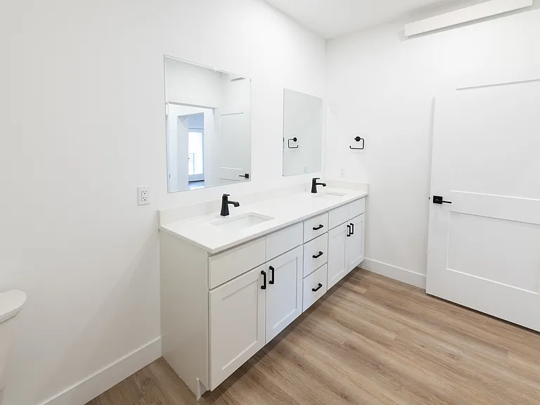 The Midland Apartments — Photo 5