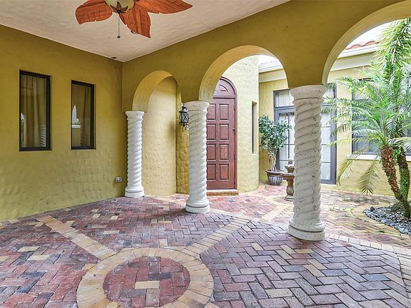 3rd image of 9634 Ginger Court