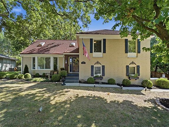 2nd image of 5405 W 80th St