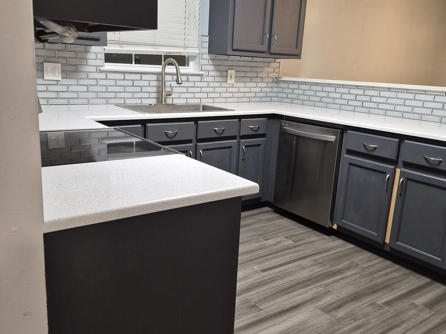 3 bed, 1350 sqft, $1,650 — Photo 3