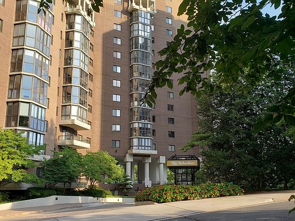 2nd image of 1600 N Oak St APT 127