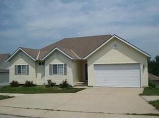 306 24th Ter, Oak Grove, MO 64075
