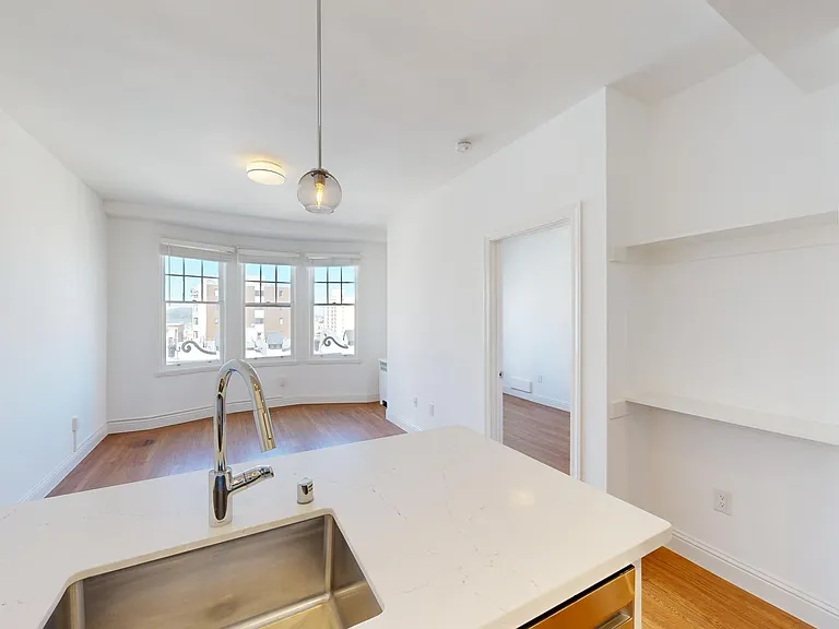 845 California Street — Photo 10