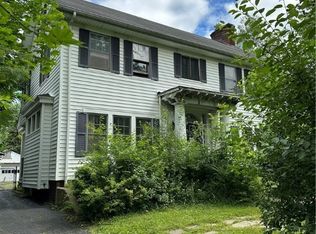 3237 E Monmouth Rd, Cleveland, OH 44118