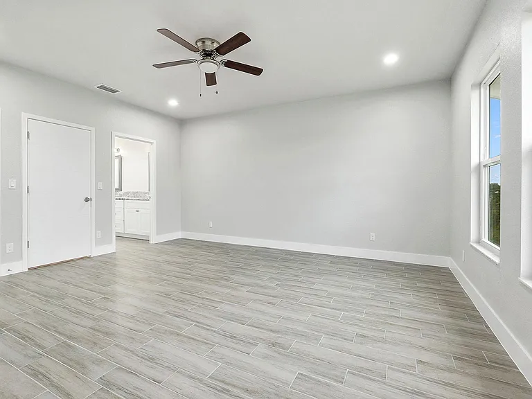 1351 SW Don Ct — Photo 17
