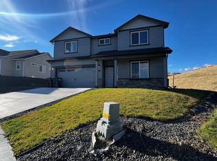 6 S 12th Street Loop, Selah, WA 98942