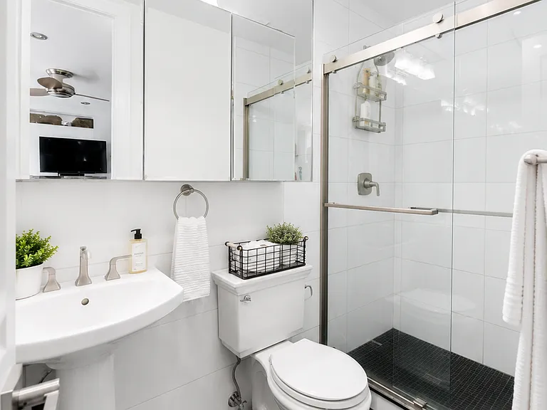 356 E 13th St #2 — Photo 7