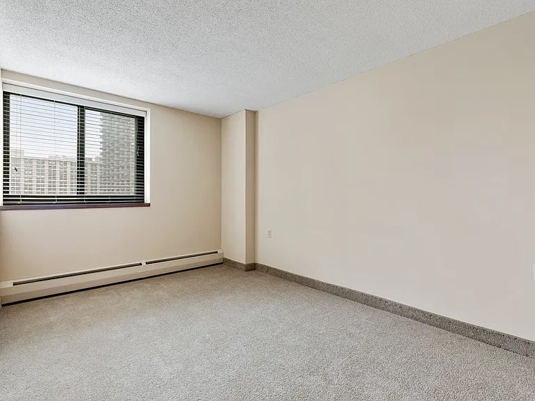 Rivergate Apartments — Photo 62