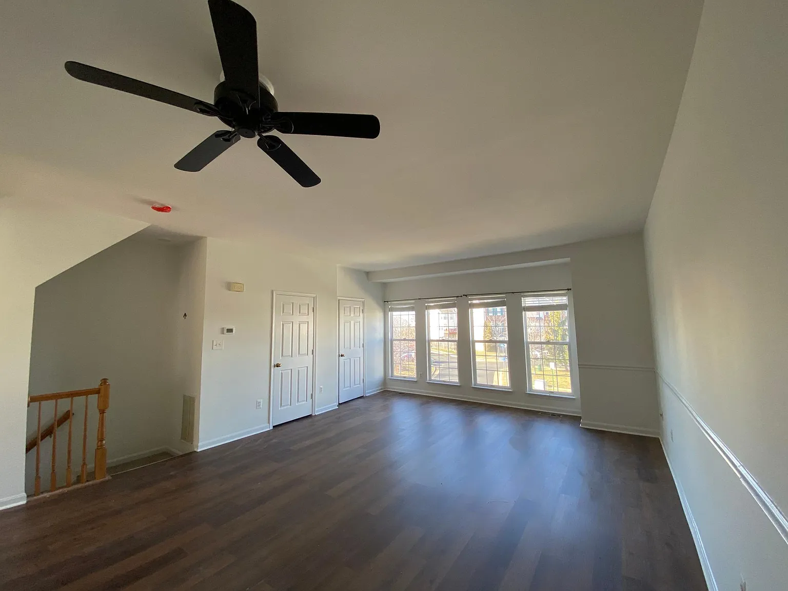 3 bed, 1888 sqft, $3,099 — Photo 4