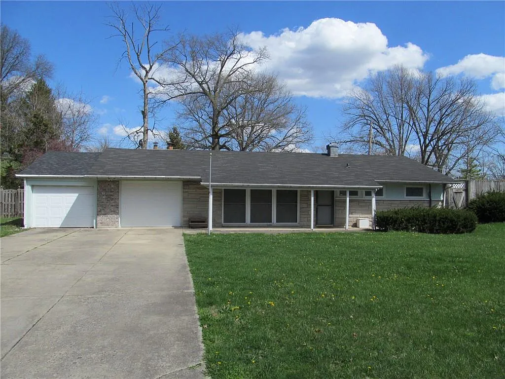 3301 N Ashland Ave photo 1
