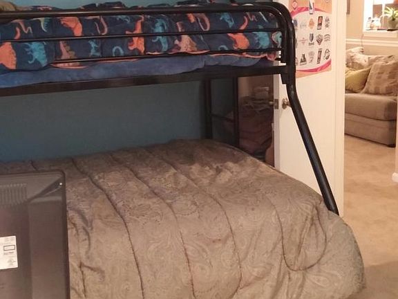 2nd Bedroom 13.9 by 9.9 ft