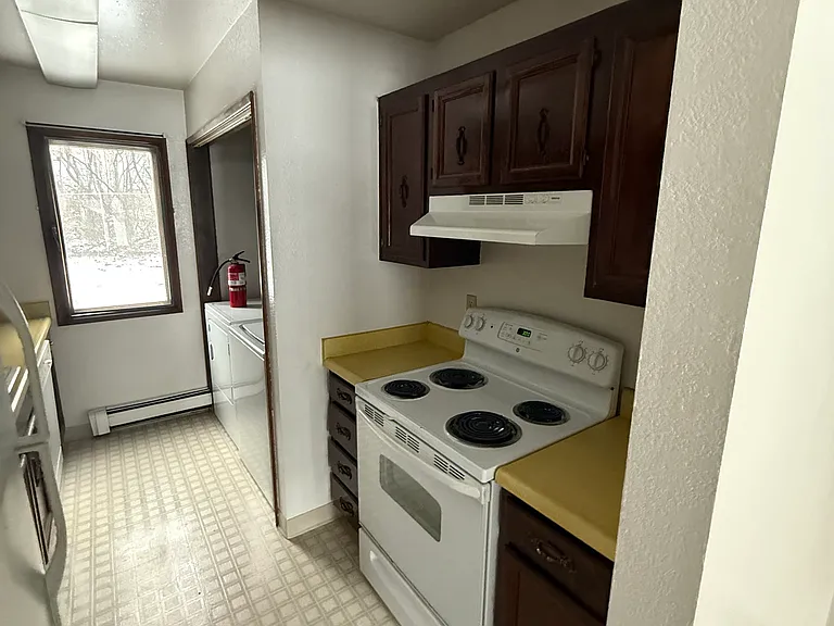 1654 Juneau Dr #D — Photo 7