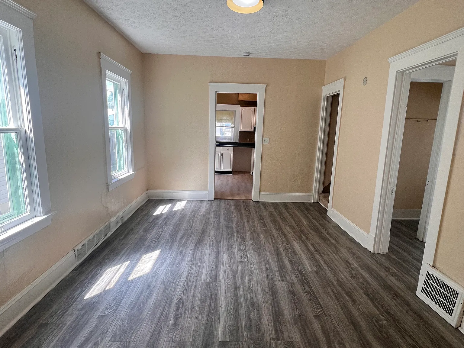 4 bed, 1540 sqft, $1,300 — Photo 3
