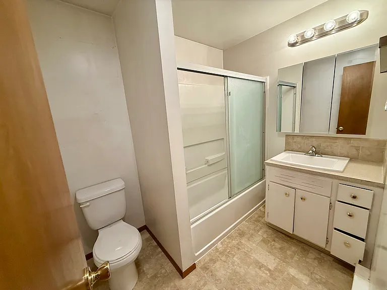 725 N 2nd St #5 — Photo 8