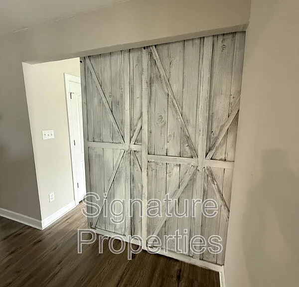 100 Sandalwood Ln — Photo 10