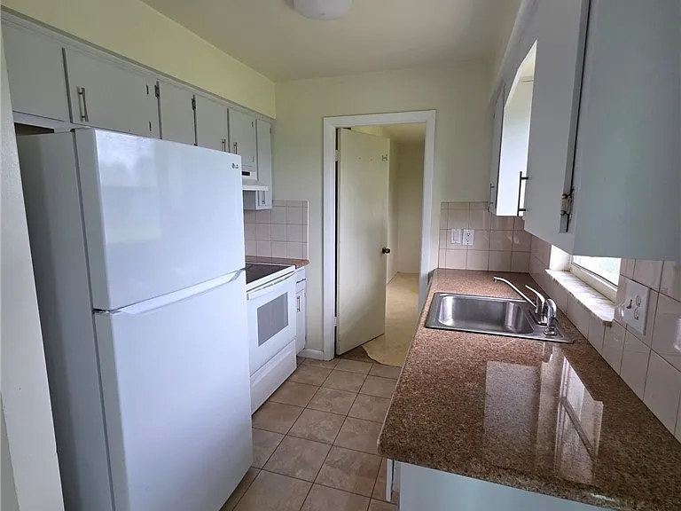 1507 Markdale St E — Photo 5