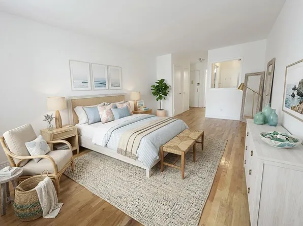 213 E 25th St #3O, New York, NY 10010