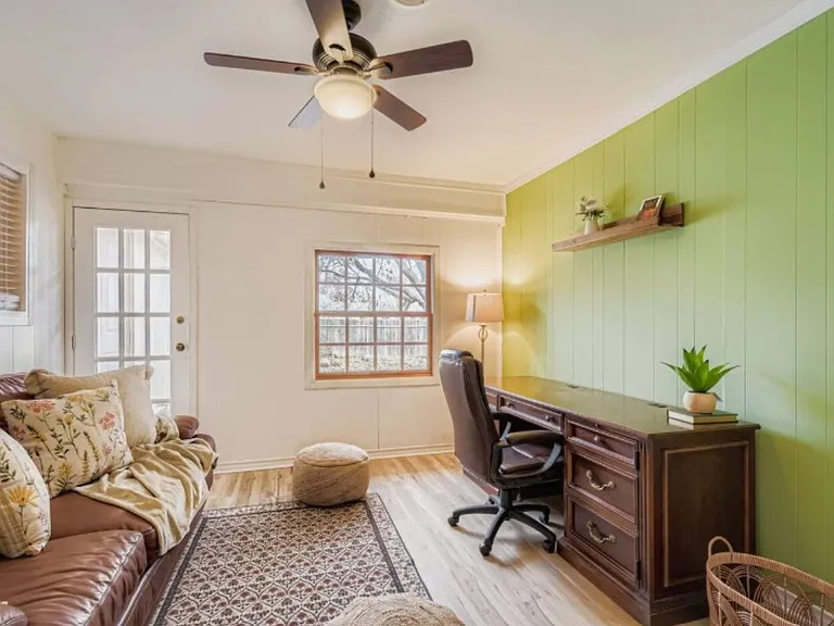 1711 Windsong Trl — Photo 14