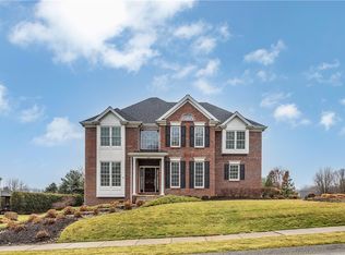 109 Oakview Dr, Cranberry Township, PA 16066