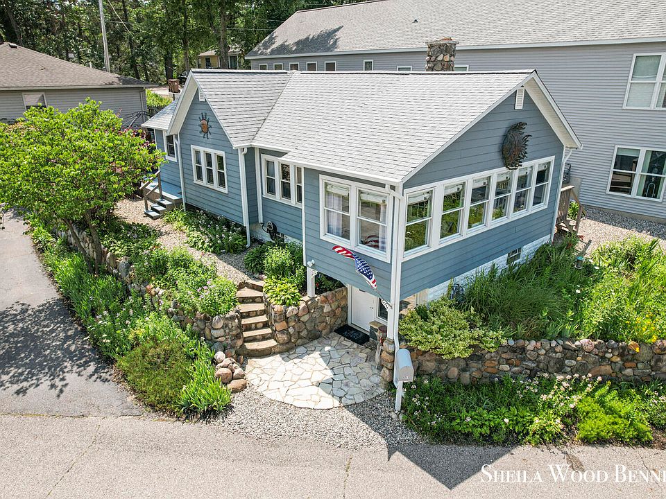 1st image of 6741 Kitson Dr NE