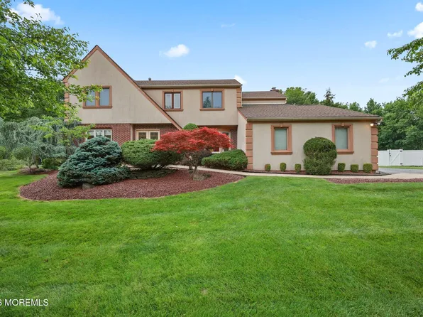 35 Manor Drive, Marlboro, NJ 07746