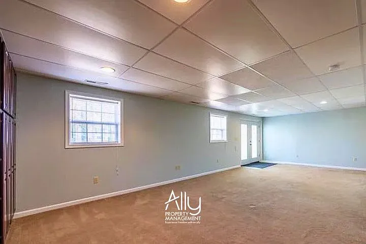 170 W Rosewood Dr — Photo 43