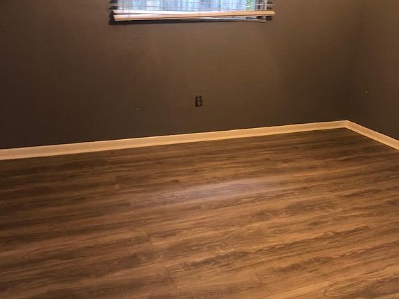 4th image of 11941 144th St N APT 1