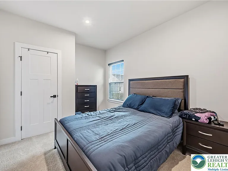 817 Hendon Ln N — Photo 21
