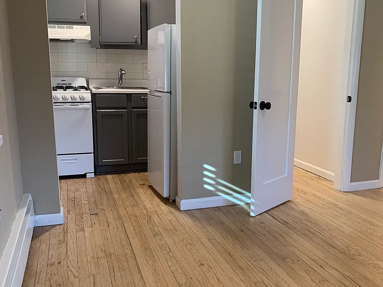 1750 N Pearl St #2 — Photo 1