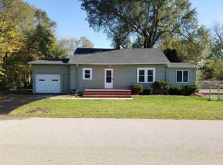 1102 Sandy Hollow Rd, Rockford, IL 61109