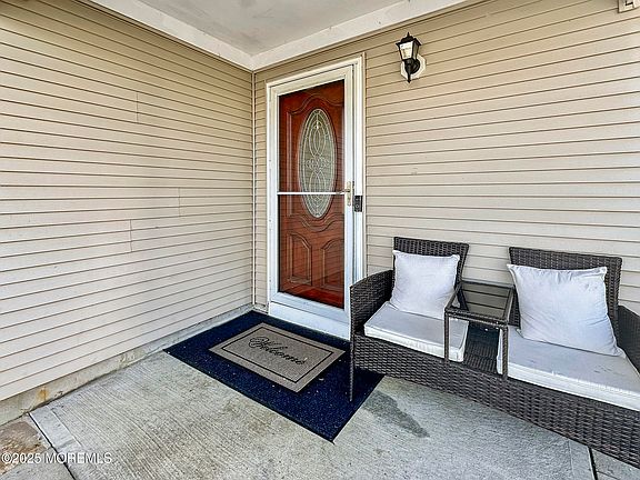 2nd image of 4 Ravenwood Court